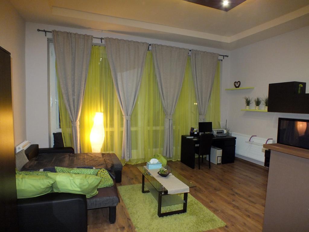 Standard Apartment by Hi5 - Fehérhajó Budapeste Quarto foto