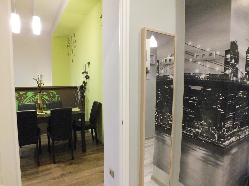 Standard Apartment by Hi5 - Fehérhajó Budapeste Quarto foto