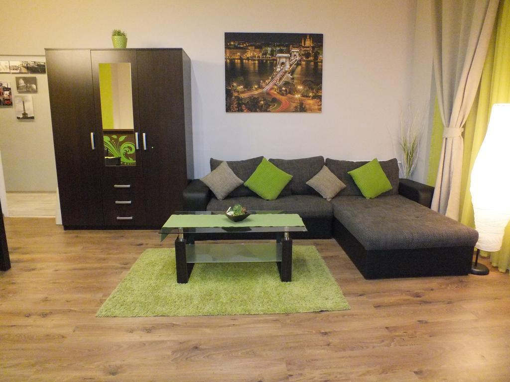 Standard Apartment by Hi5 - Fehérhajó Budapeste Quarto foto