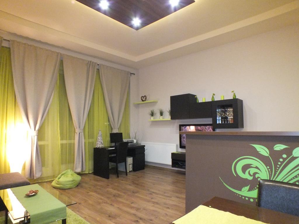 Standard Apartment by Hi5 - Fehérhajó Budapeste Quarto foto