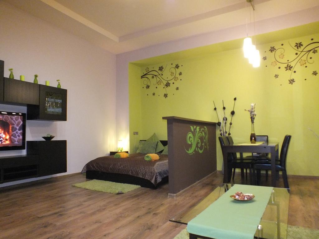 Standard Apartment by Hi5 - Fehérhajó Budapeste Quarto foto