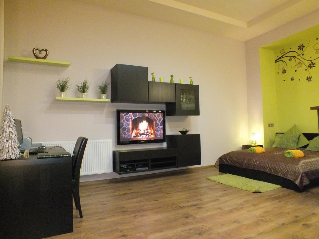 Standard Apartment by Hi5 - Fehérhajó Budapeste Quarto foto